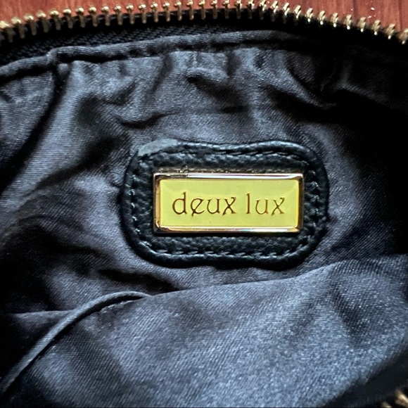 Deux Lux Black Woven wristlet with white trim and chain handle - Picture 2 of 7
